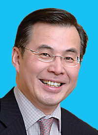 杨广中
英国皇家工程院院士
上海交通大学医疗机器人研究院
创始院长